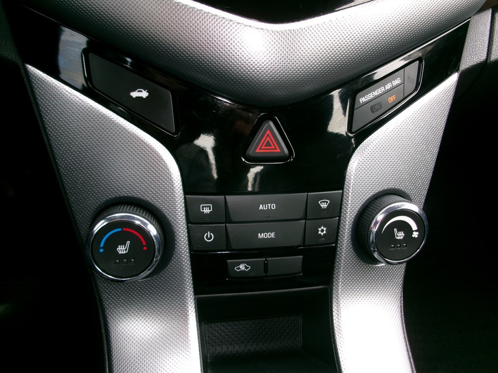 Photo 53 of this CHEVROLET CRUZE