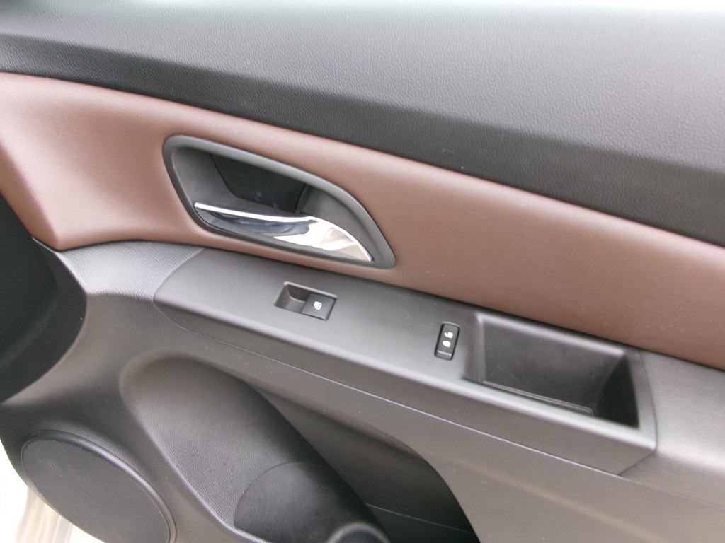 Photo 31 of this CHEVROLET CRUZE