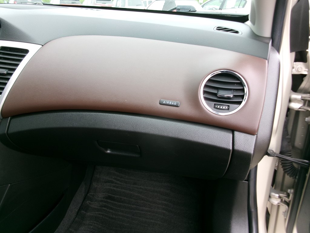 Photo 29 of this CHEVROLET CRUZE