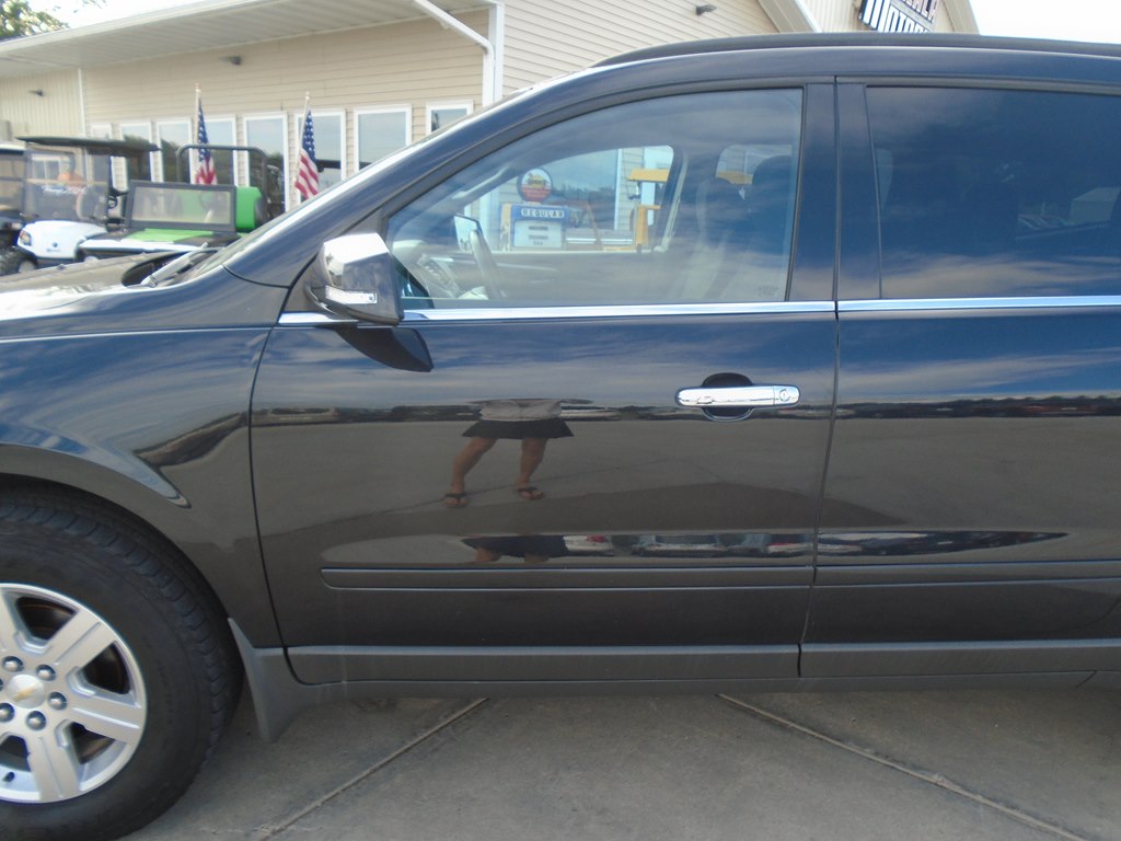 Photo 3 of this CHEVROLET TRAVERSE
