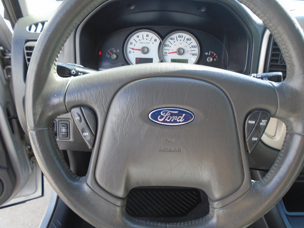 Photo 50 of this FORD ESCAPE