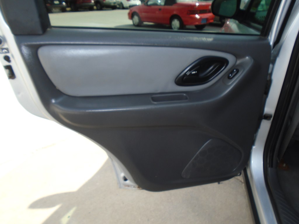 Photo 28 of this FORD ESCAPE