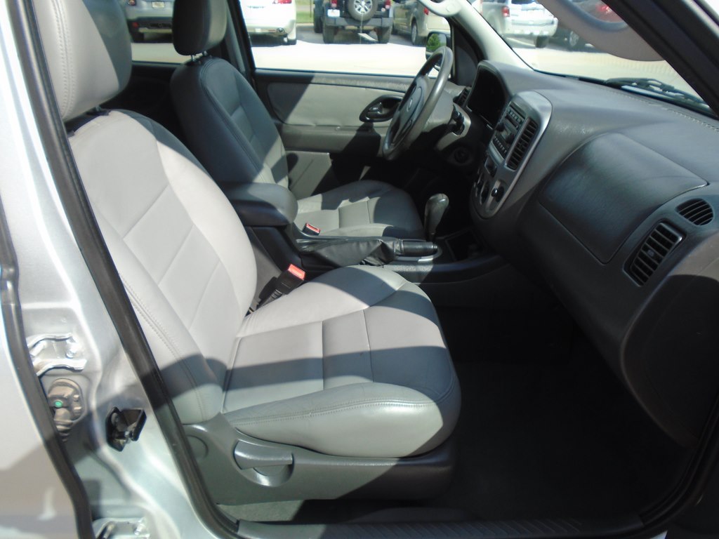 Photo 34 of this FORD ESCAPE