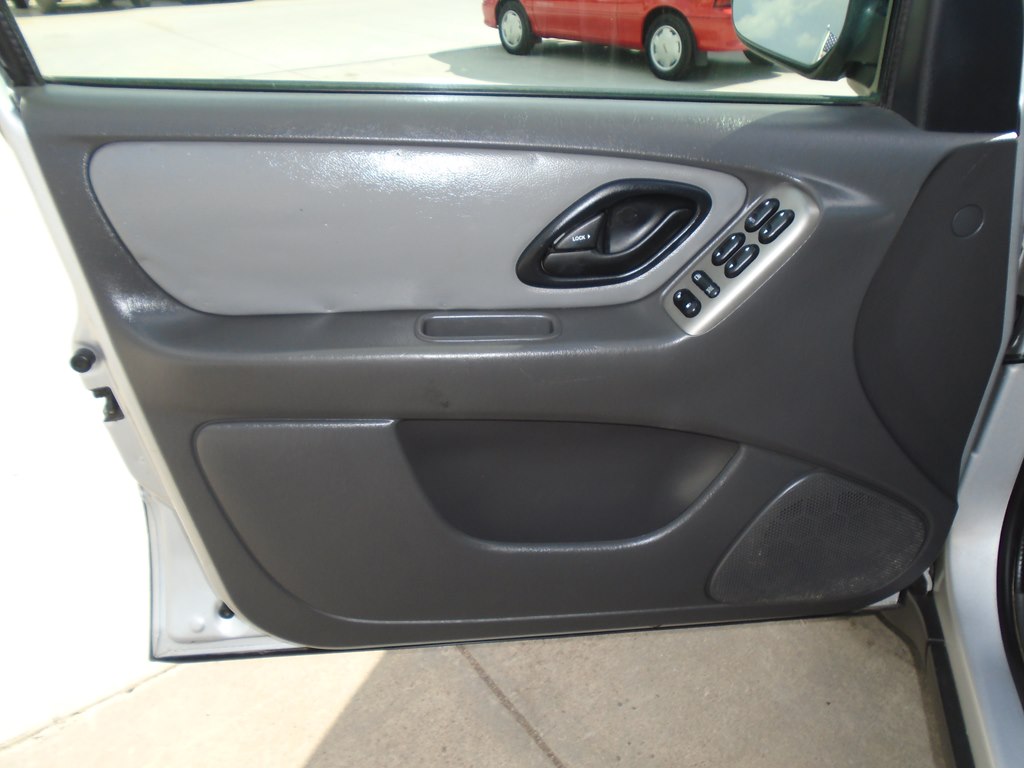 Photo 20 of this FORD ESCAPE