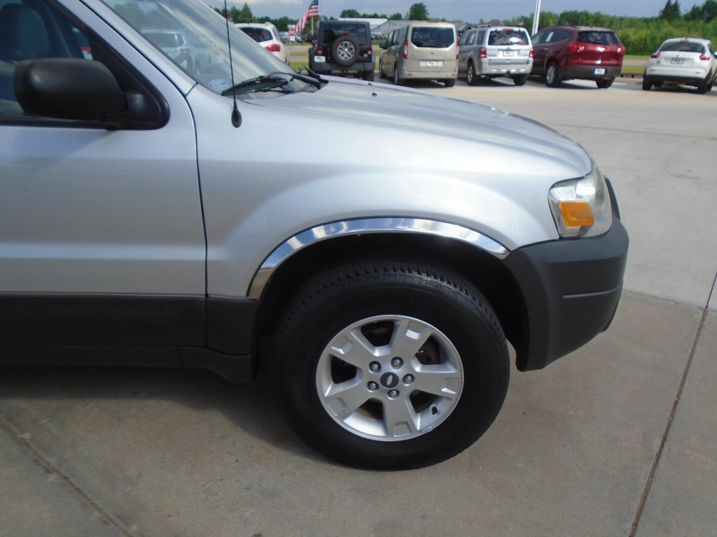 Photo 10 of this FORD ESCAPE