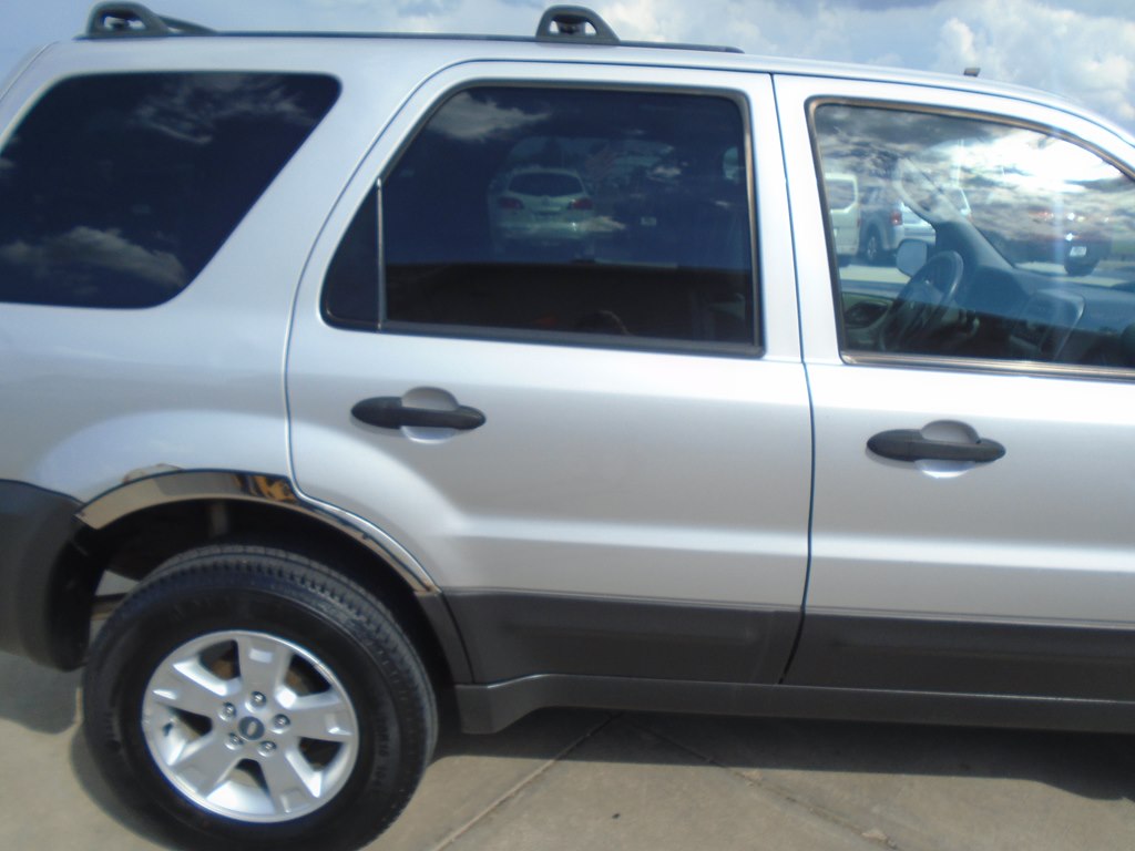 Photo 12 of this FORD ESCAPE