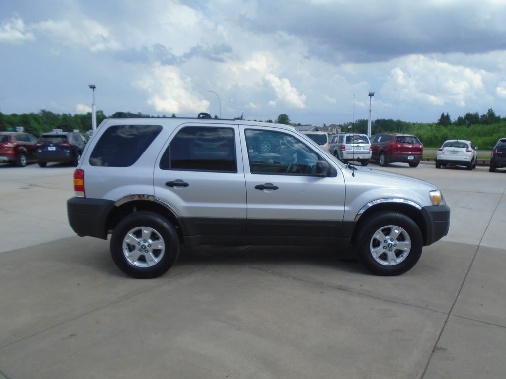 Photo 9 of this FORD ESCAPE