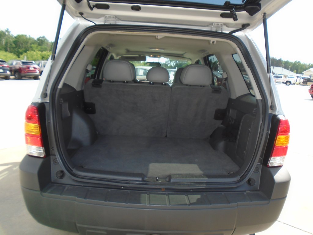 Photo 17 of this FORD ESCAPE