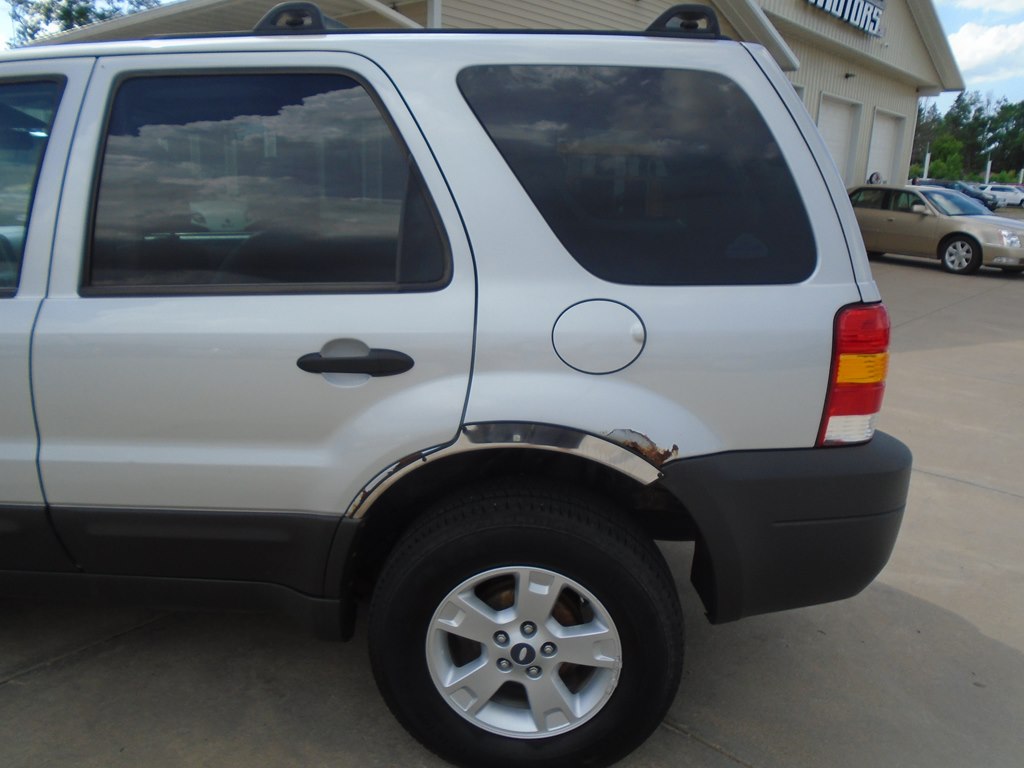 Photo 5 of this FORD ESCAPE