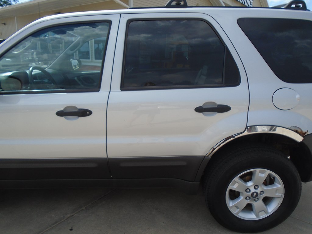 Photo 4 of this FORD ESCAPE