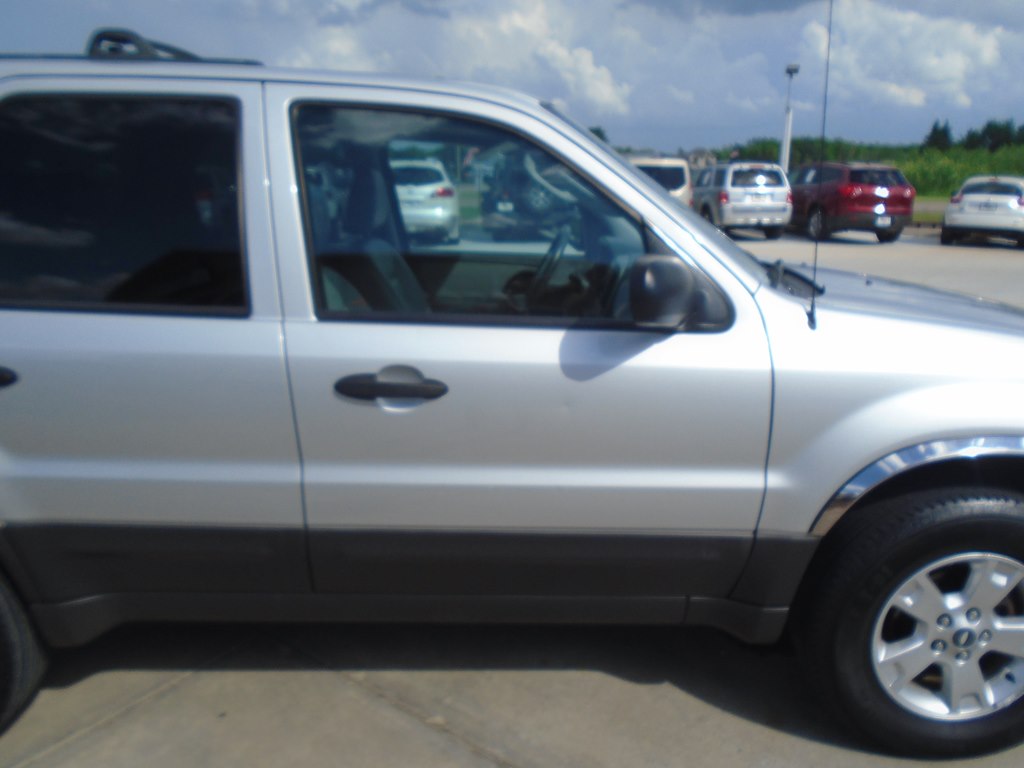 Photo 11 of this FORD ESCAPE