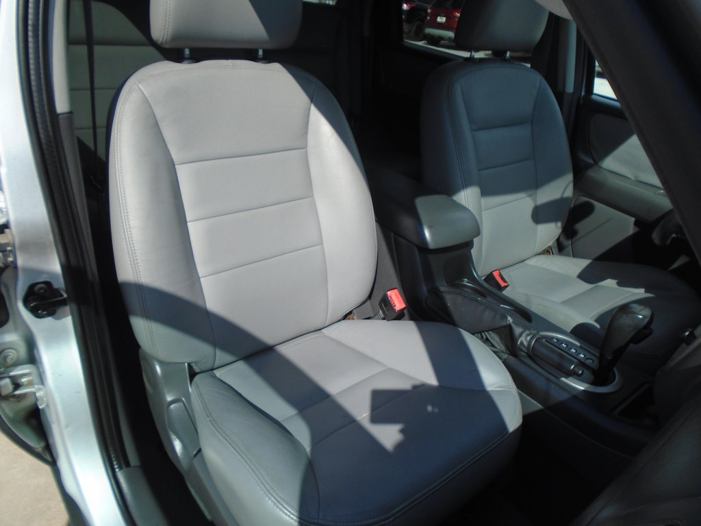 Photo 37 of this FORD ESCAPE