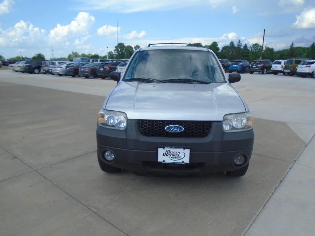 Photo 8 of this FORD ESCAPE