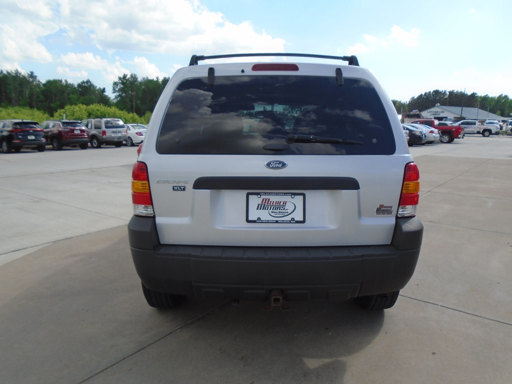 Photo 16 of this FORD ESCAPE