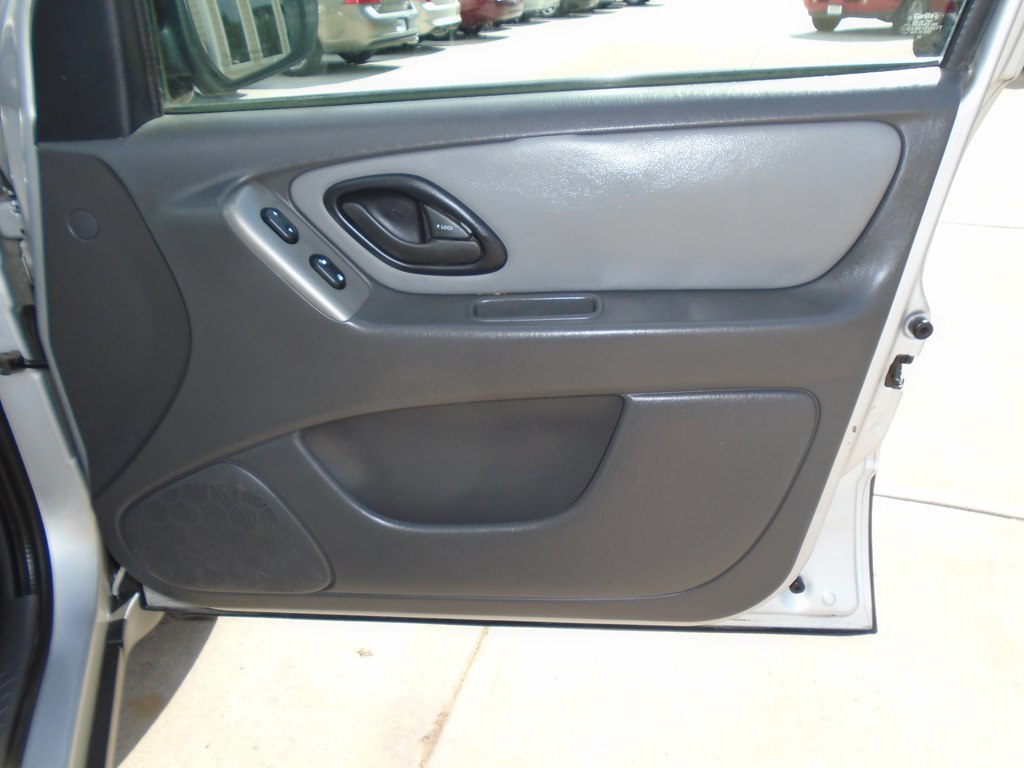 Photo 36 of this FORD ESCAPE