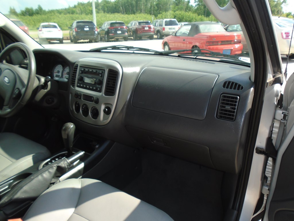 Photo 35 of this FORD ESCAPE