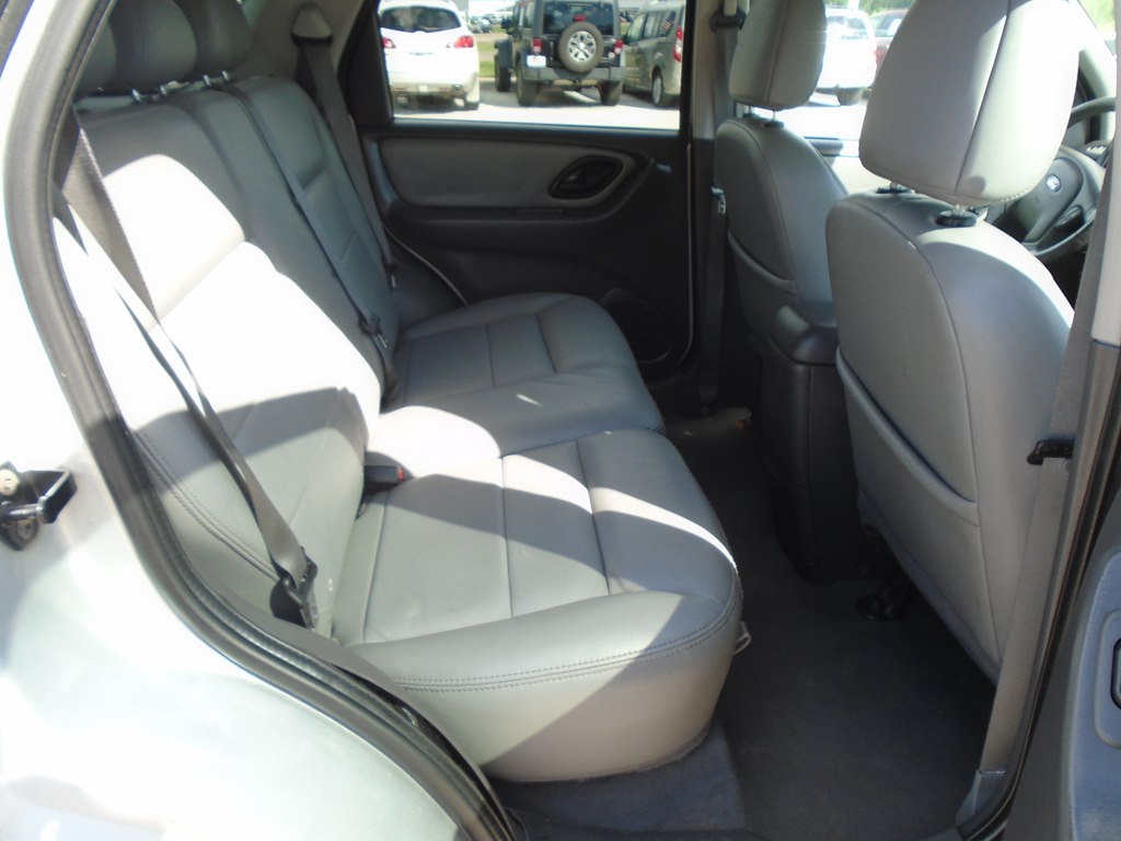 Photo 42 of this FORD ESCAPE