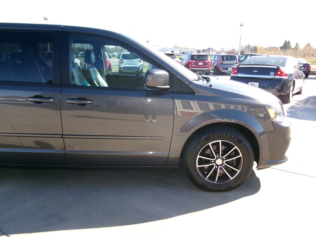 Photo 6 of this DODGE GRAND CARAVAN