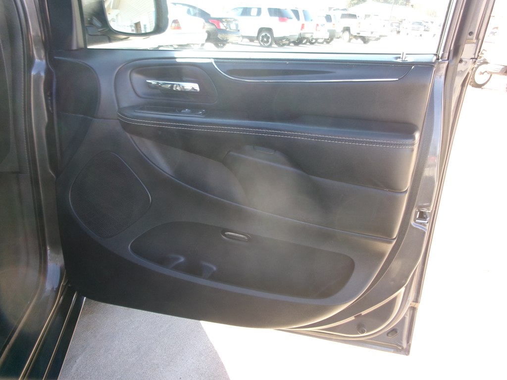 Photo 30 of this DODGE GRAND CARAVAN