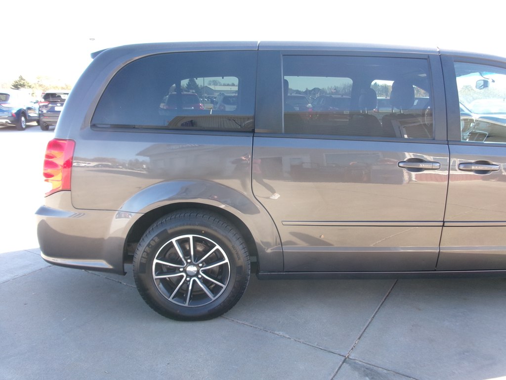 Photo 8 of this DODGE GRAND CARAVAN