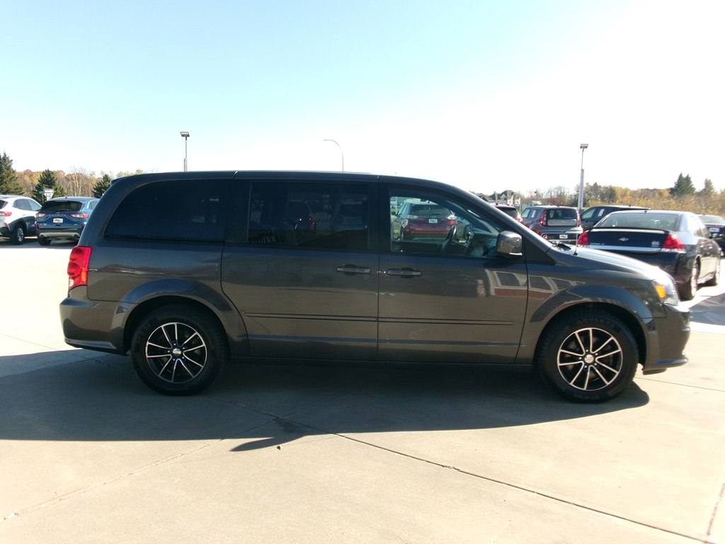 Photo 5 of this DODGE GRAND CARAVAN