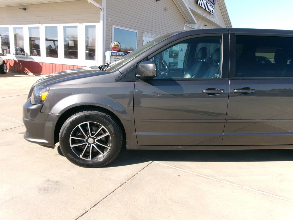 Photo 2 of this DODGE GRAND CARAVAN