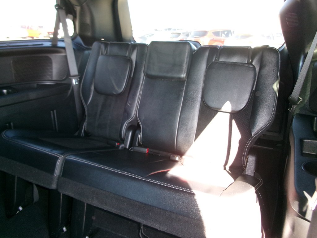 Photo 25 of this DODGE GRAND CARAVAN