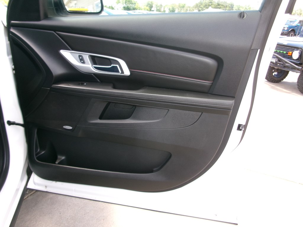 Photo 34 of this GMC TERRAIN