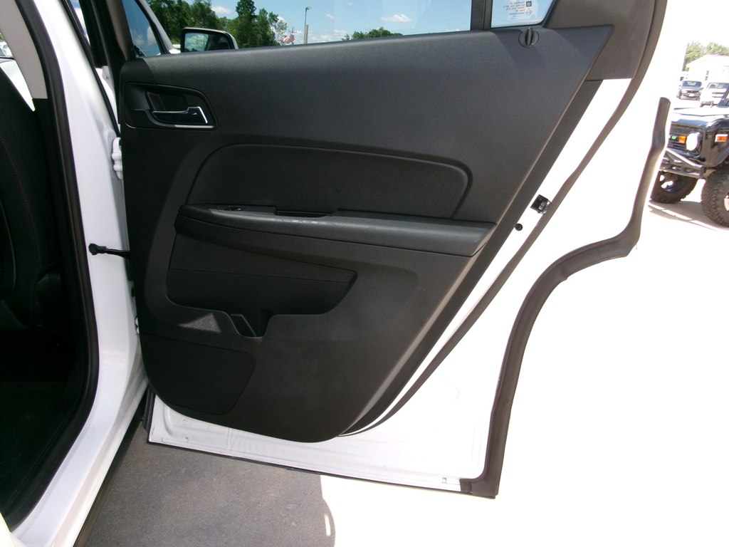 Photo 41 of this GMC TERRAIN