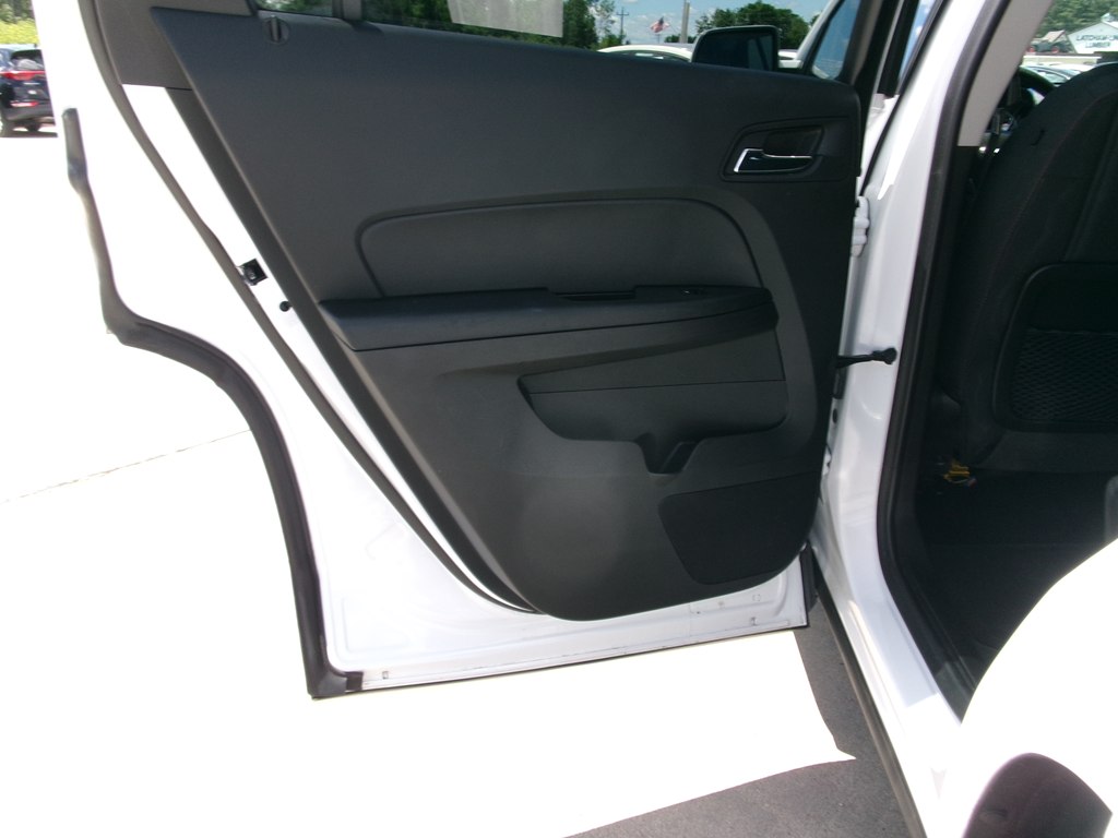 Photo 27 of this GMC TERRAIN