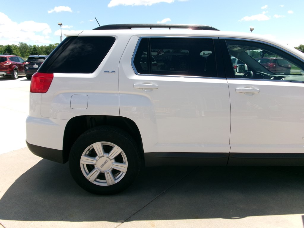 Photo 8 of this GMC TERRAIN