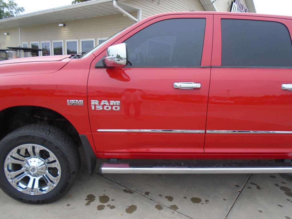 Photo 3 of this RAM 1500