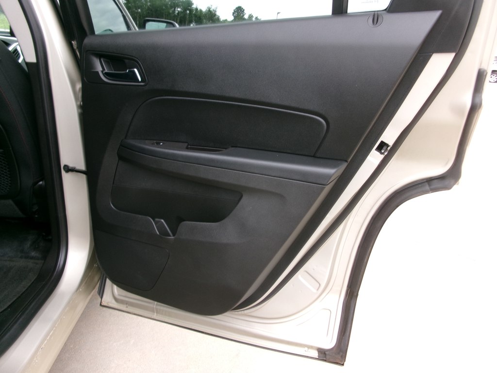 Photo 39 of this GMC TERRAIN
