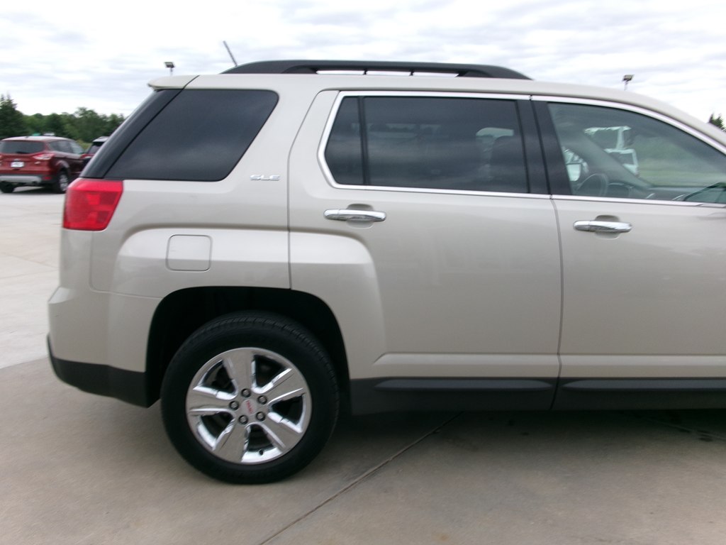 Photo 8 of this GMC TERRAIN