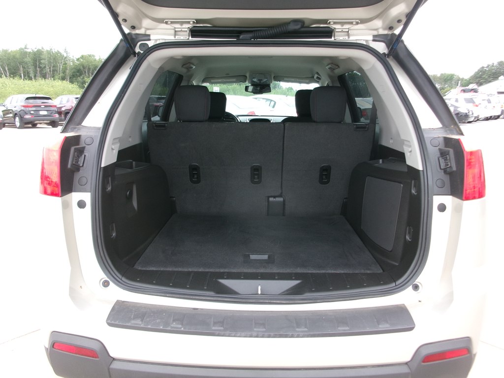 Photo 12 of this GMC TERRAIN