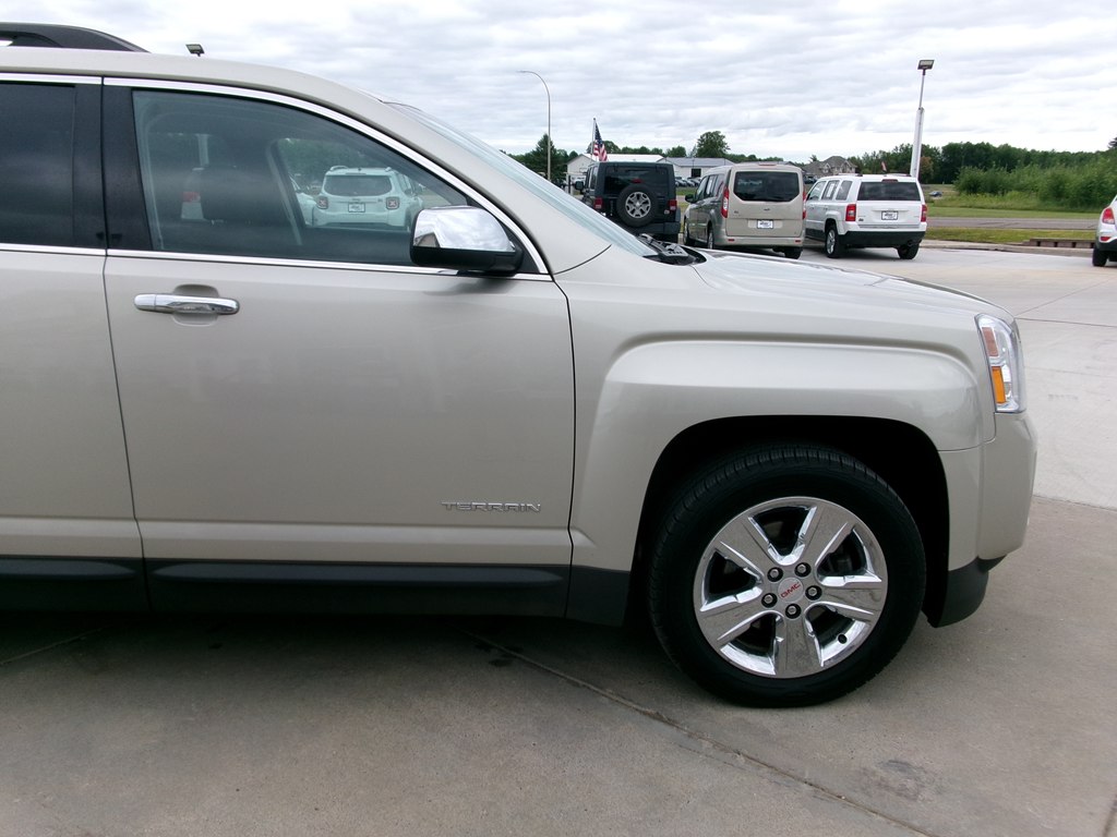 Photo 6 of this GMC TERRAIN