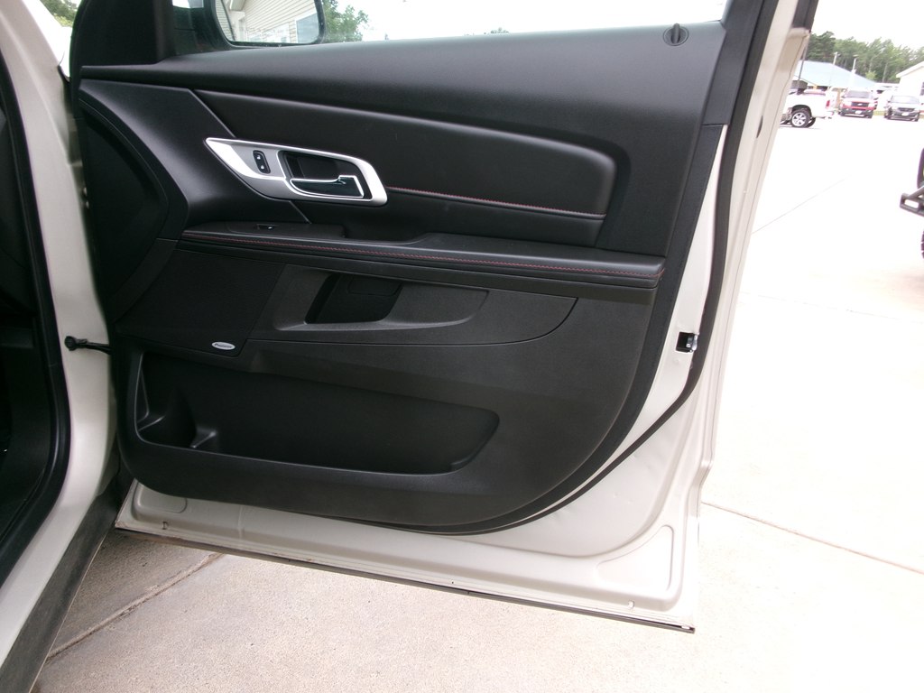 Photo 33 of this GMC TERRAIN