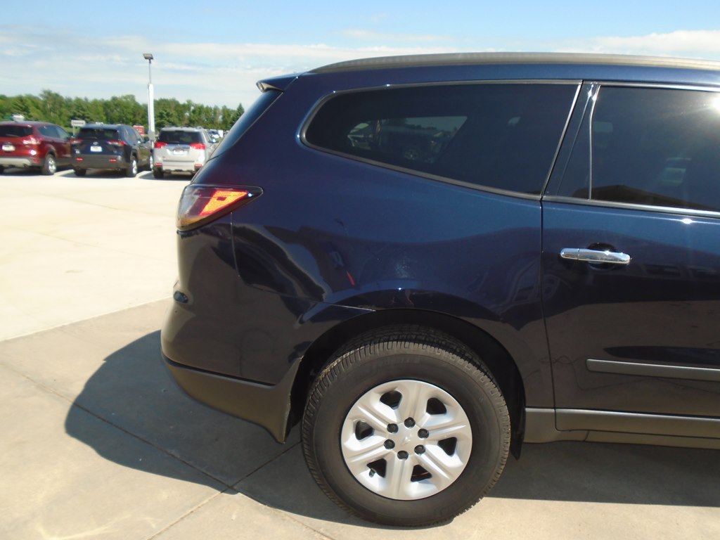 Photo 11 of this CHEVROLET TRAVERSE