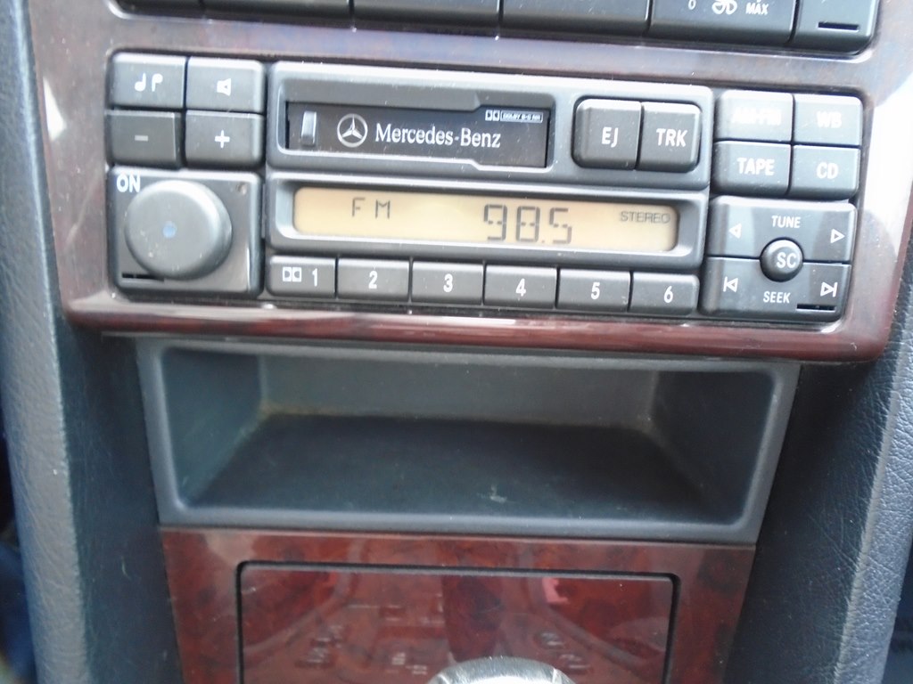 Photo 50 of this MERCEDES-BENZ C-CLASS