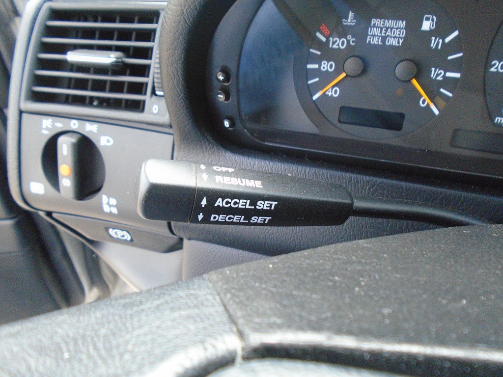 Photo 47 of this MERCEDES-BENZ C-CLASS