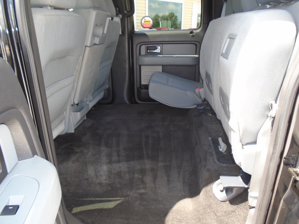 Photo 25 of this FORD F150