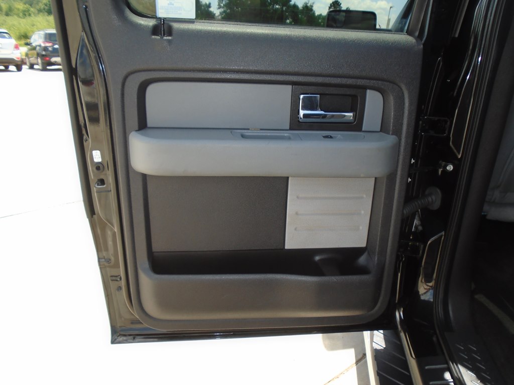 Photo 26 of this FORD F150