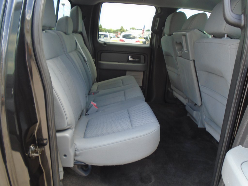 Photo 40 of this FORD F150