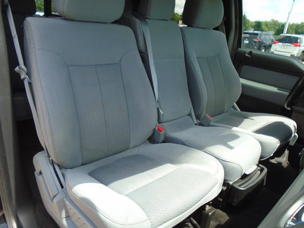 Photo 35 of this FORD F150