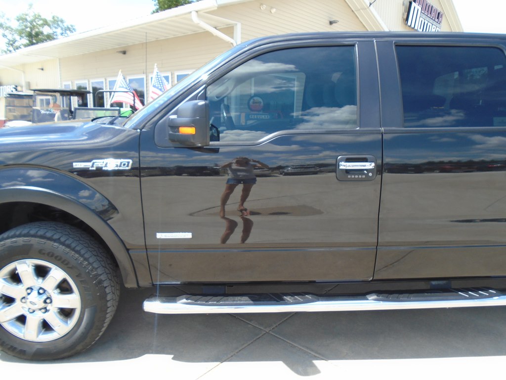 Photo 3 of this FORD F150