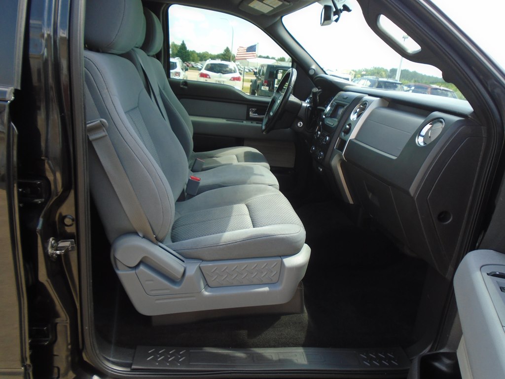 Photo 32 of this FORD F150