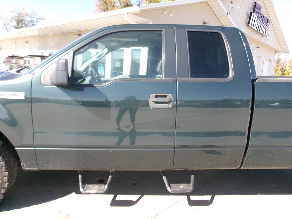 Photo 3 of this FORD F150 XLT