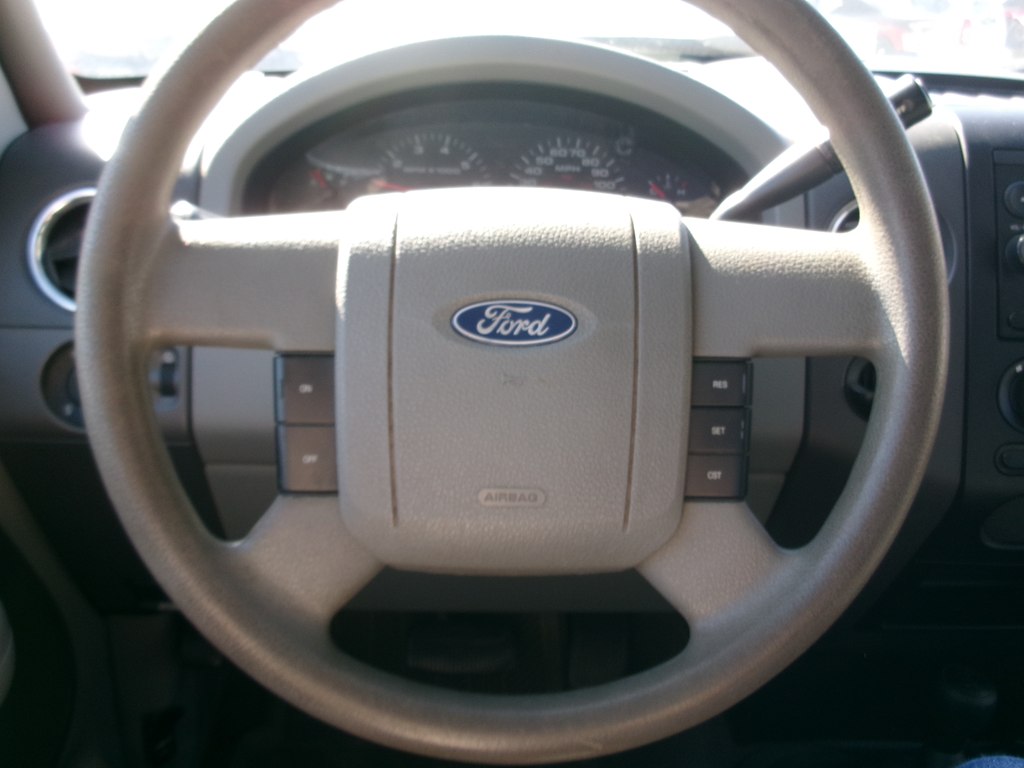 Photo 44 of this FORD F150 XLT