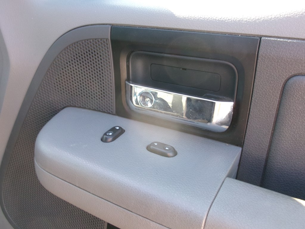 Photo 30 of this FORD F150 XLT