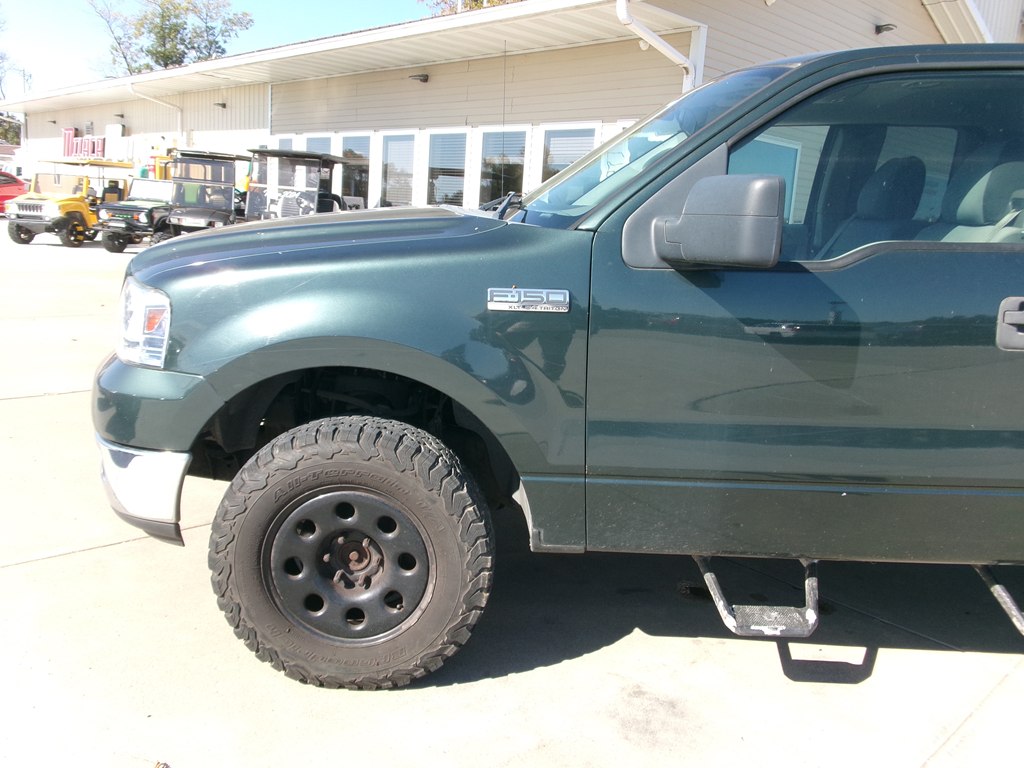 Photo 2 of this FORD F150 XLT